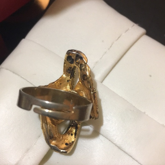 Beautiful ring - Picture 5 of 5